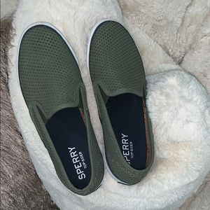 Green sperrys